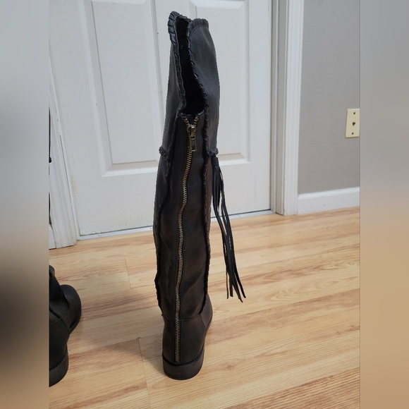 Knee high boots - Picture 8 of 9